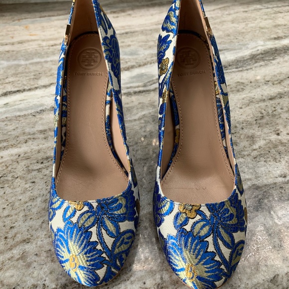 Tory Burch Round-toe Pump - Picture 6 of 8